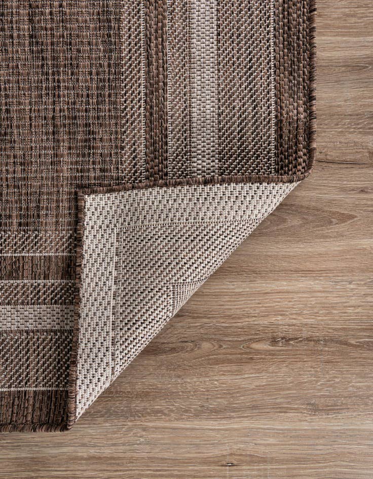 Detail image of 6' x 9'  Washable Border Indoor / Outdoor Rug