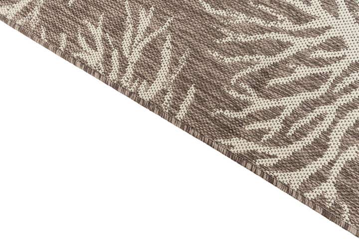 5' 3 x 7' 8 Easy-Clean Botanical Indoor / Outdoor Rug