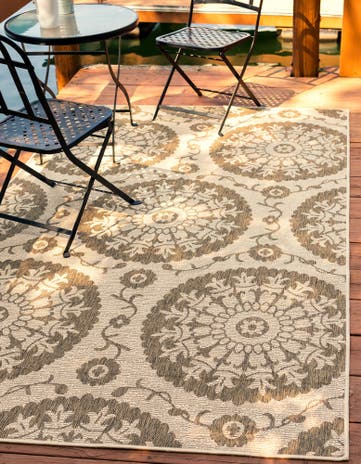 2' 2 x 3' Easy-Clean Botanical Indoor / Outdoor Rug