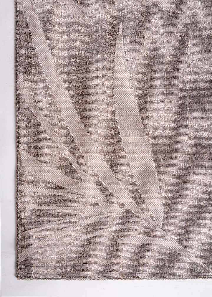 7' x 10' Easy-Clean Botanical Indoor / Outdoor Rug