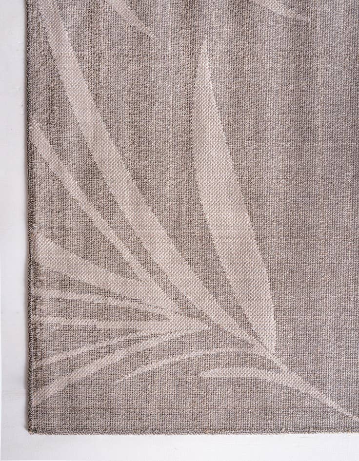 Detail image of 4' x 6' Easy-Clean Botanical Indoor / Outdoor Rug