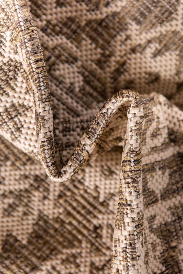 Detail image of 6' x 9' Easy-Clean Botanical Indoor / Outdoor Rug