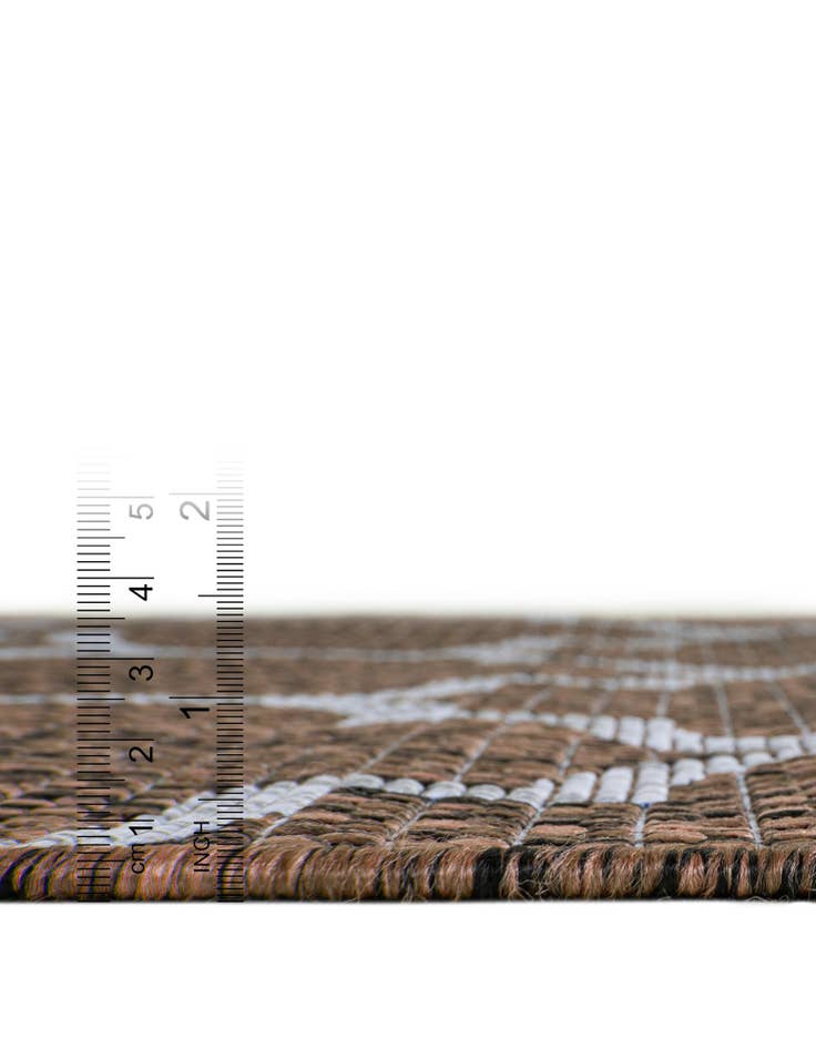 Detail image of 5' 3 x 8' Washable Lattice Indoor / Outdoor Rug