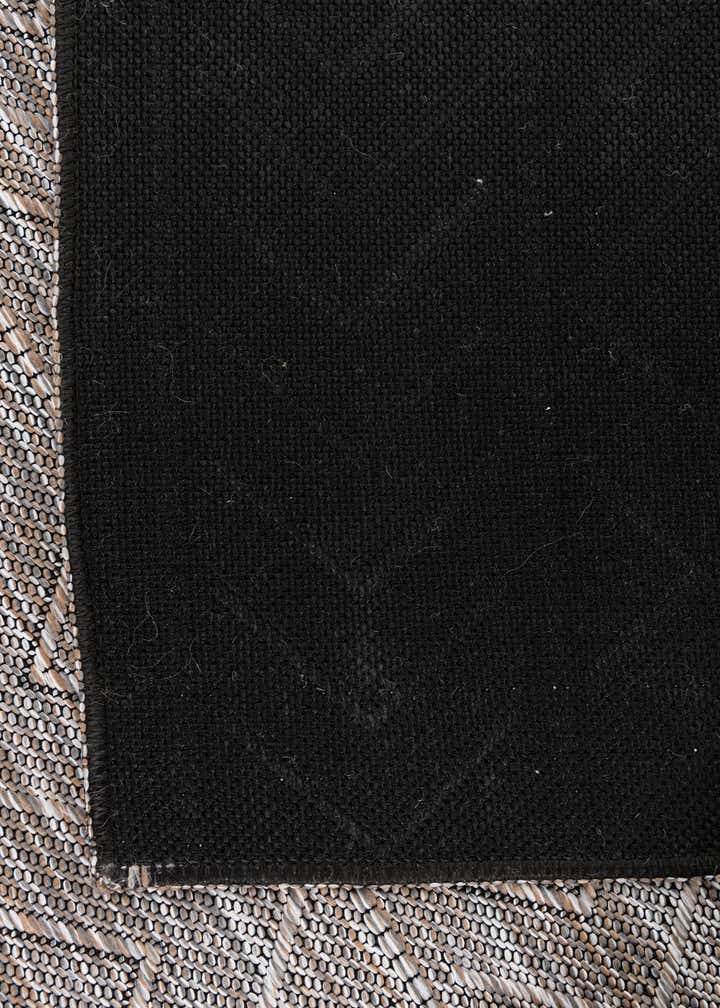 5' 3 x 8' Easy-Clean Modern Indoor / Outdoor Rug