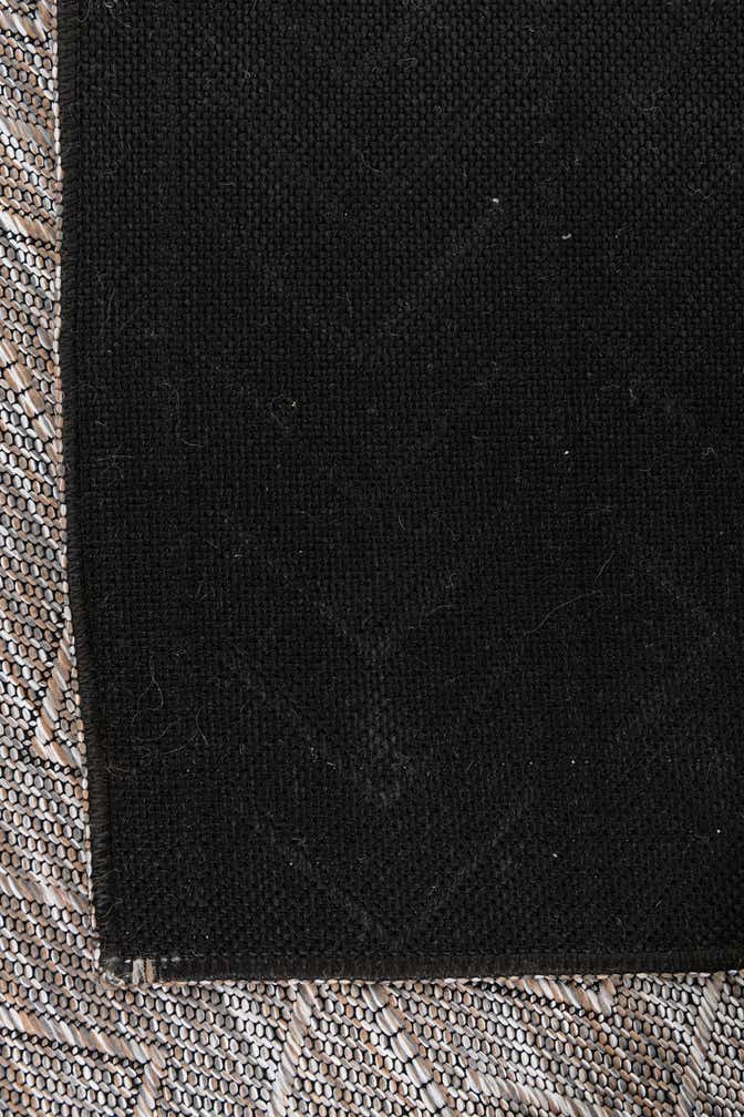 5' 3 x 8' Easy-Clean Modern Indoor / Outdoor Rug