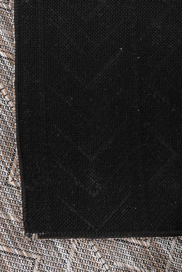 Detail image of 5' 3 x 8' Easy-Clean Modern Indoor / Outdoor Rug