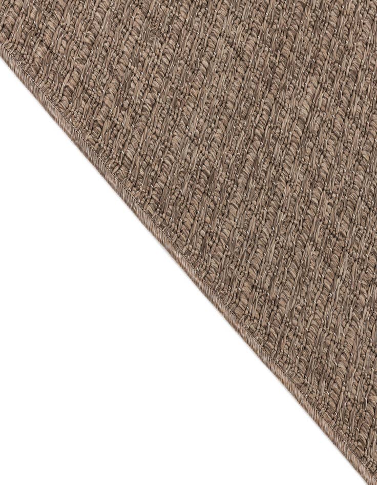 Detail image of 4' 8 x 7' 5 Easy-Clean Modern Indoor / Outdoor Rug