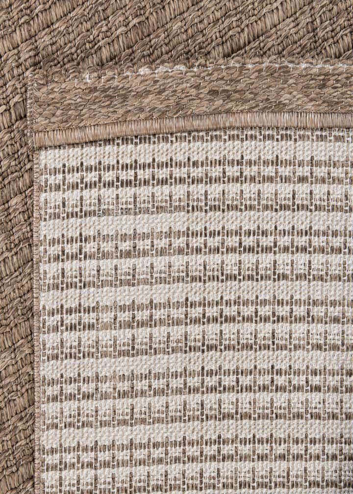4' 8 x 7' 5 Easy-Clean Modern Indoor / Outdoor Rug