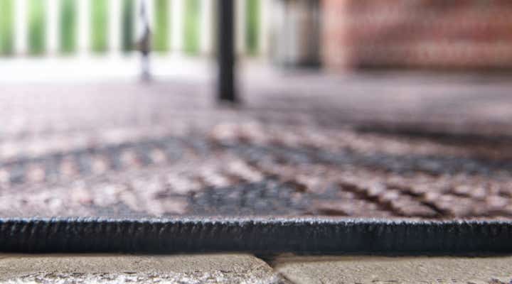 4' x 6' Easy-Clean Modern Indoor / Outdoor Rug