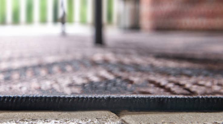 Detail image of 4' x 6' Easy-Clean Modern Indoor / Outdoor Rug