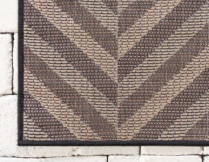 4' x 6' Easy-Clean Modern Indoor / Outdoor Rug