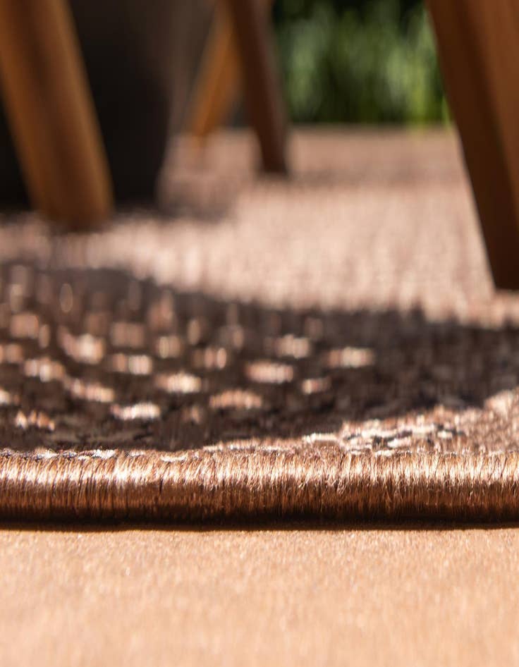 Detail image of 7' x 10'  Washable Modern Indoor / Outdoor Rug