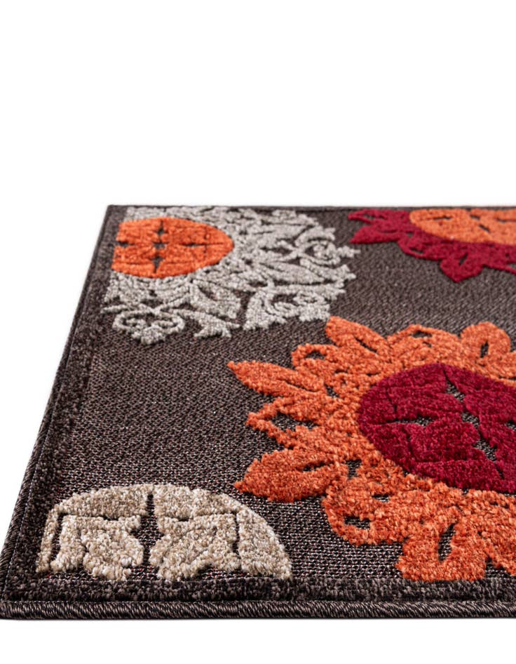 Detail image of 4' x 6'  Washable Modern Indoor / Outdoor Rug