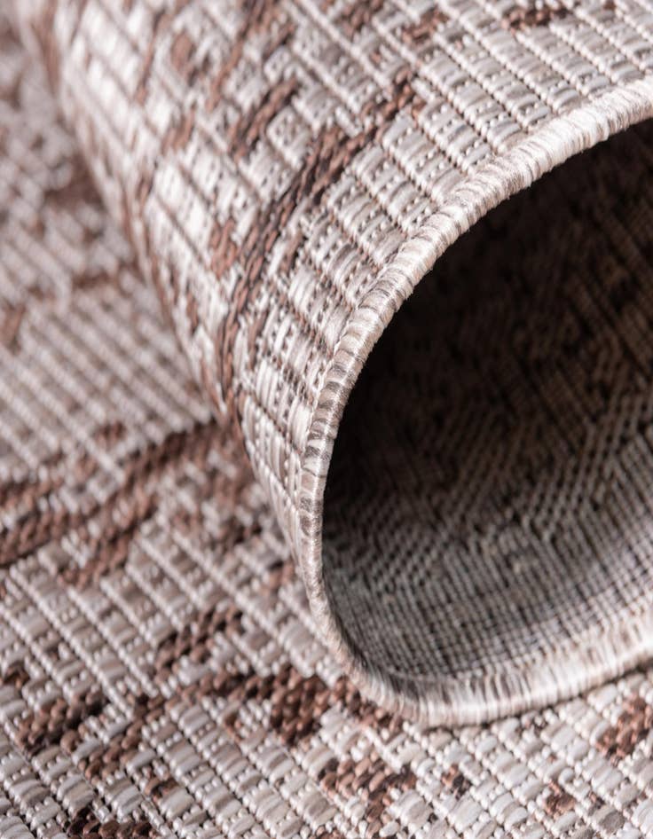 Detail image of 8' x 11' 4  Washable Traditional Indoor / Outdoor Rug