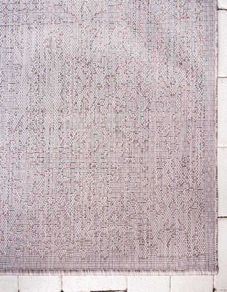 Detail image of 8' x 11' 4  Washable Traditional Indoor / Outdoor Rug