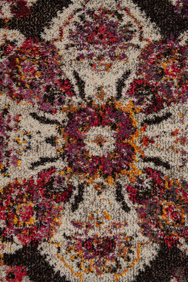 Detail image of 5' 3 x 7' 6 Palazzo Rug