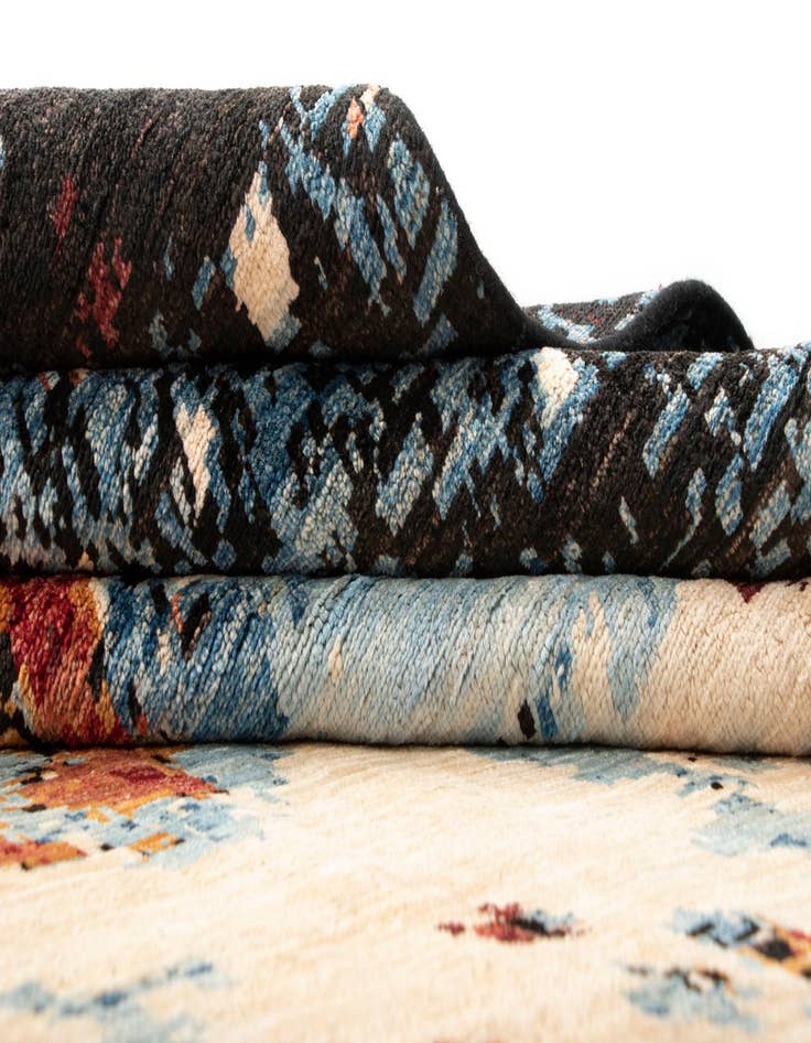 Detail image of 9' 8 x 12' 11 Rubin Wool Rug