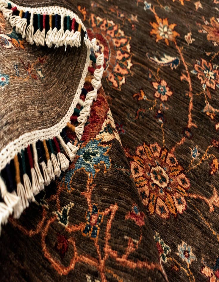 Detail image of 5' 7 x 7' 8 Samarkand Wool Rug