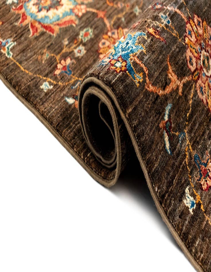 Detail image of 5' 7 x 7' 8 Samarkand Wool Rug