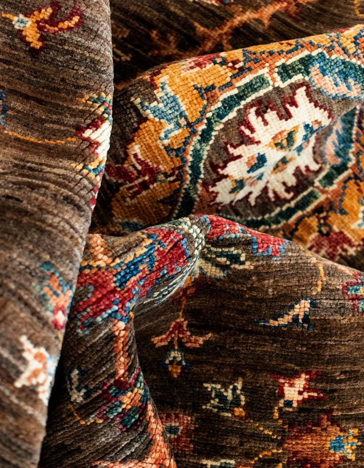 Detail image of 5' 7 x 7' 8 Samarkand Wool Rug