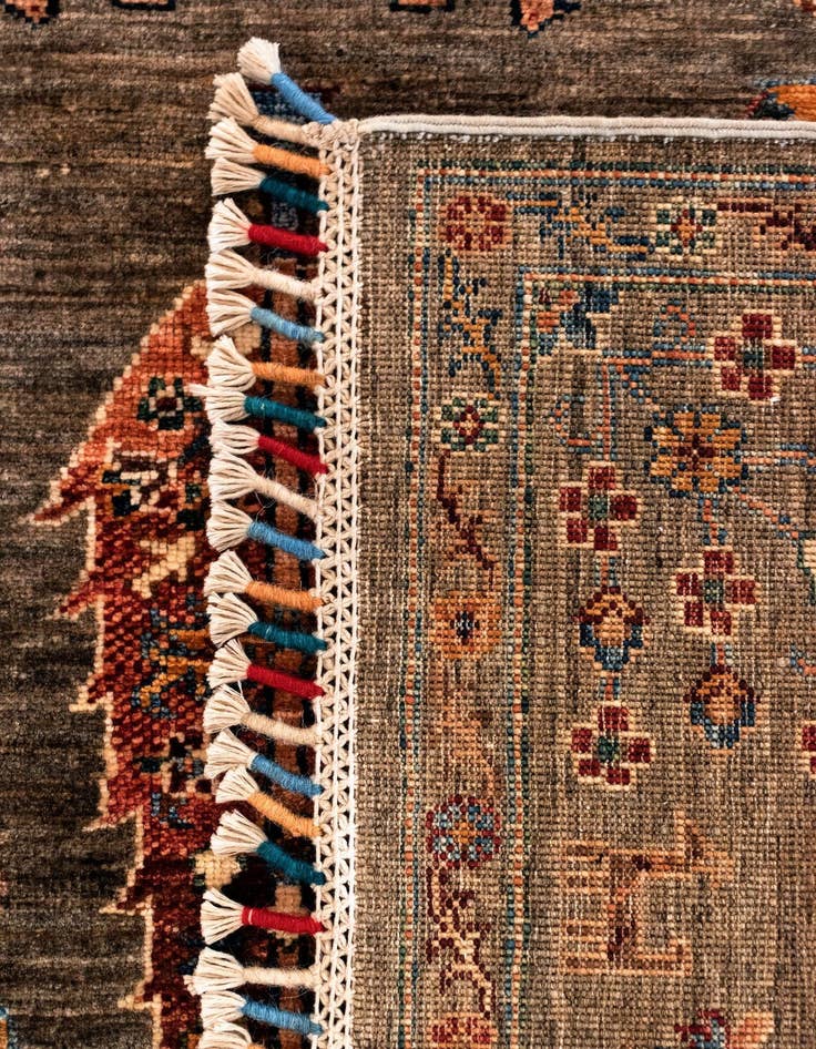 Detail image of 5' 10 x 7' 11 Samarkand Wool Rug