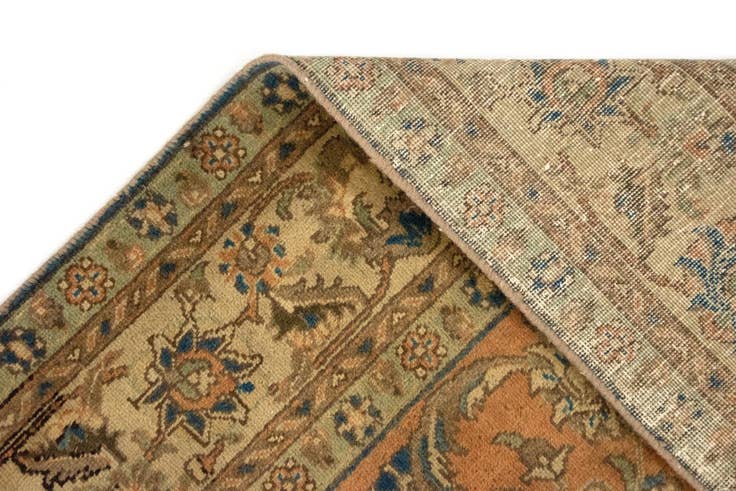Detail image of 7' 7 x 11' 5 Hand Knotted Sarough Persian Wool Rug