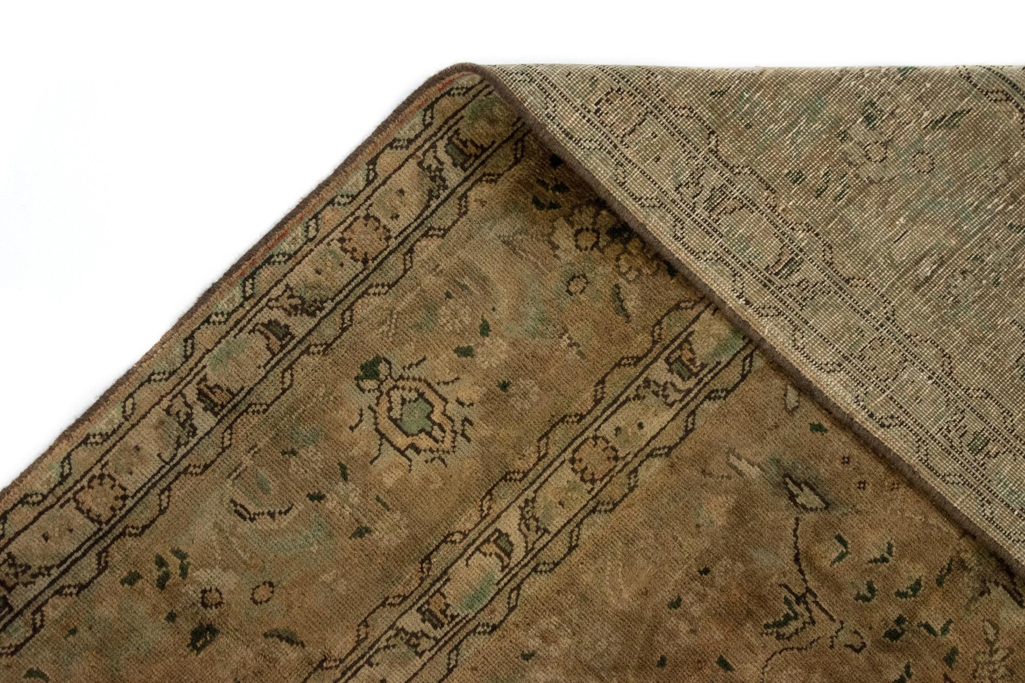 8' 6 x 11' 7 Hand Knotted Sarough Persian Wool Rug