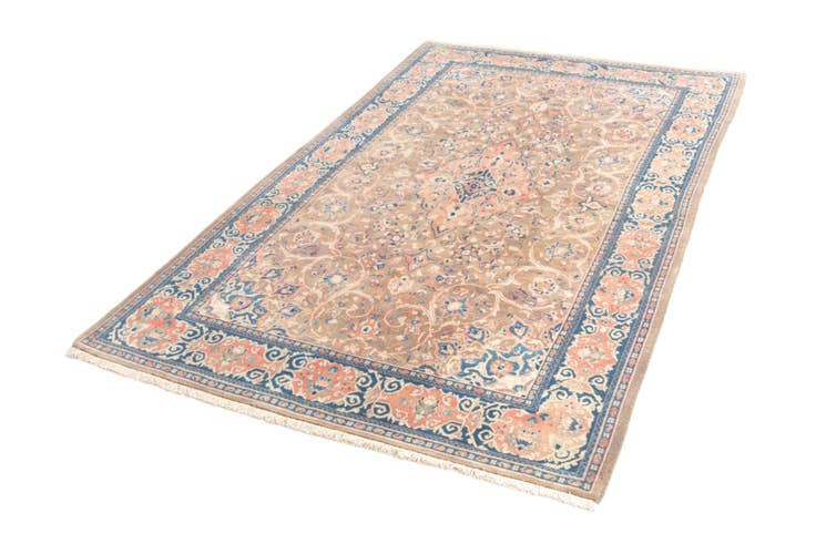 Detail image of 4' 4 x 7' 1 Sarough Rug