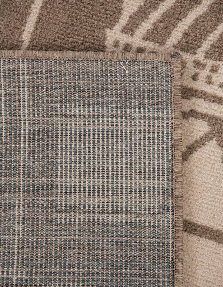 Detail image of 5' 3 x 7' 8 Savannah Rug