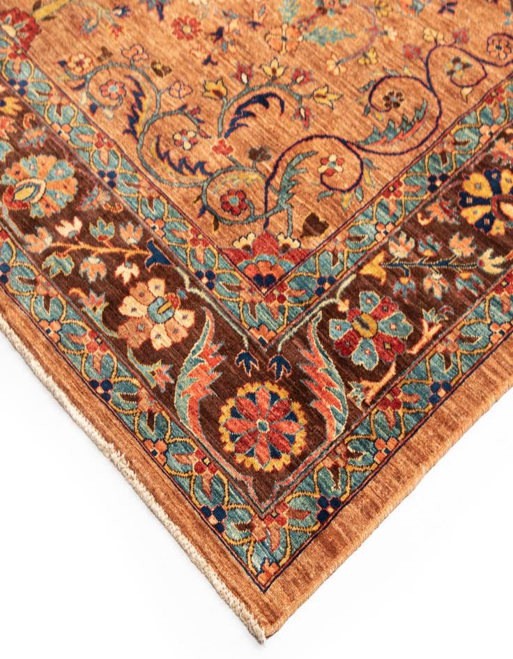 Detail image of 8' 2 x 10' 6 Serapi Wool Rug