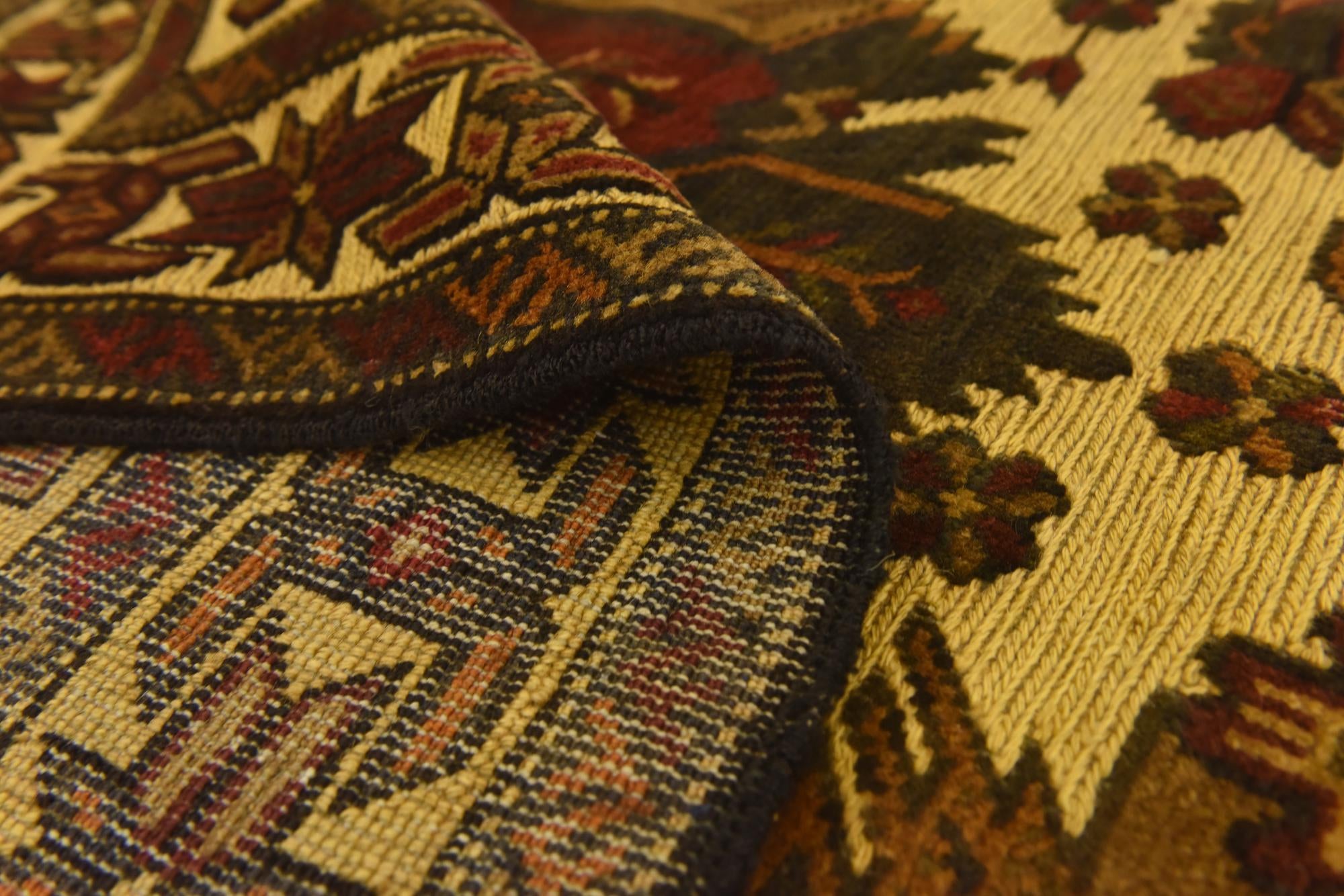 4' 4 x 6' Hand Knotted Sumak Wool Rug