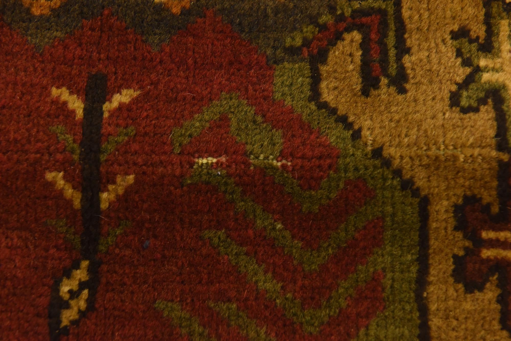 4' 4 x 6' Hand Knotted Sumak Wool Rug