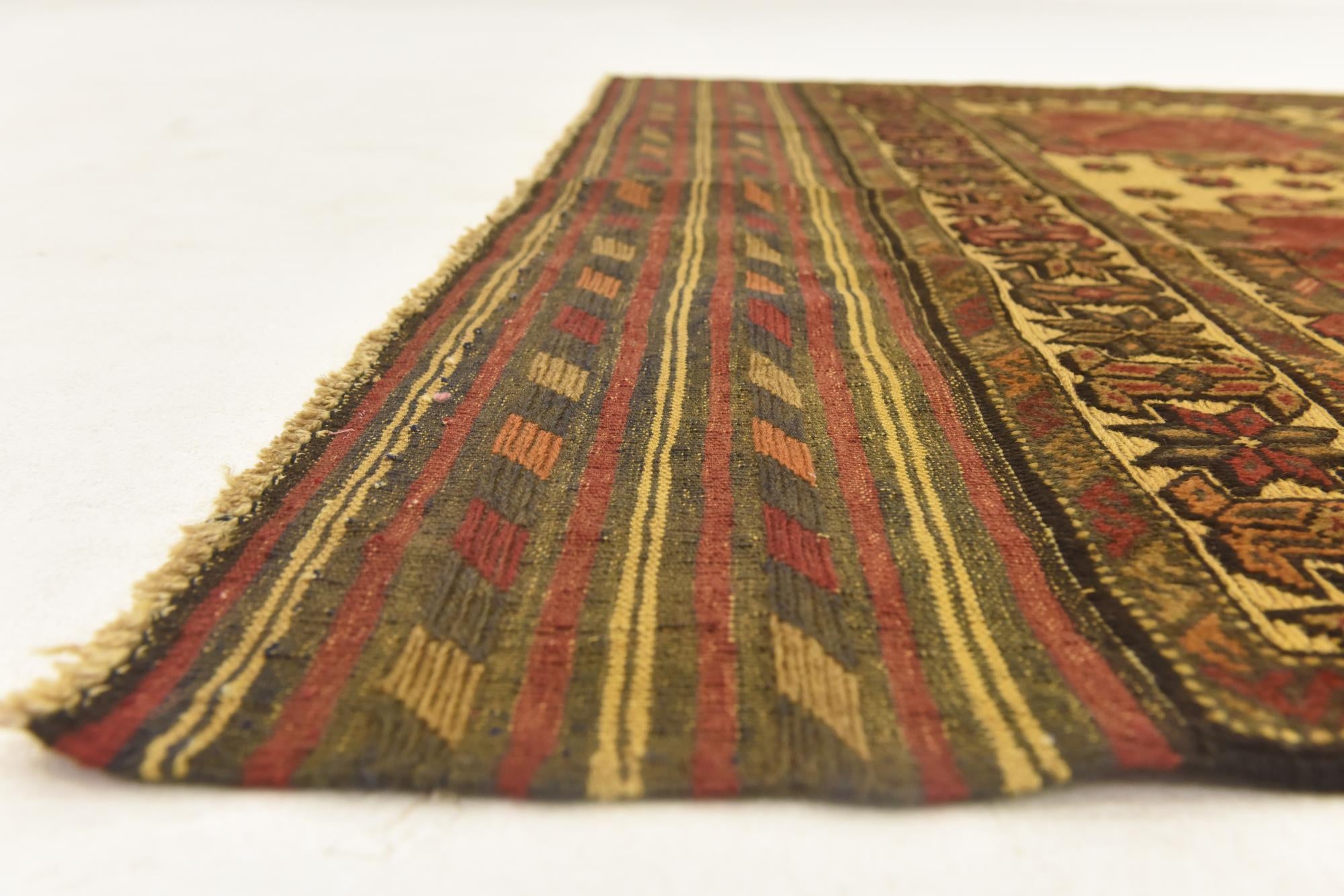 4' 4 x 6' Hand Knotted Sumak Wool Rug