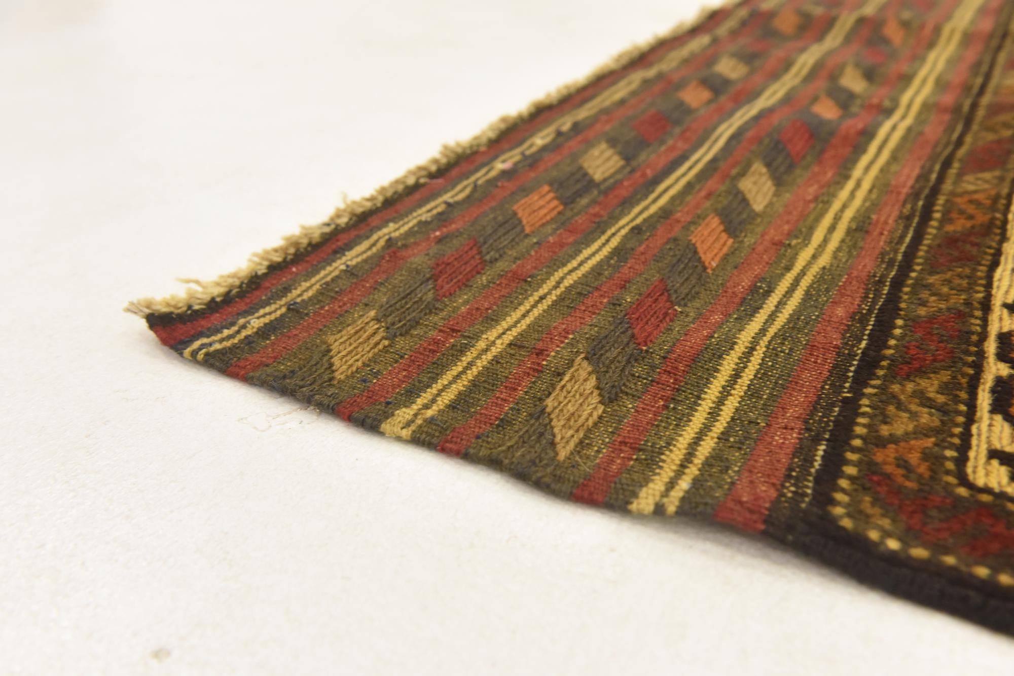 4' 4 x 6' Hand Knotted Sumak Wool Rug