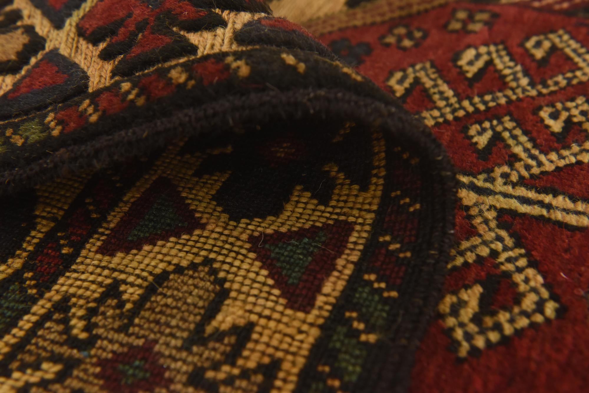 3' x 4' 4 Hand Knotted Sumak Wool Rug