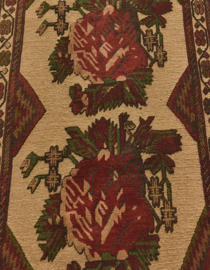 Detail image of 4' 2 x 6'  Hand Knotted Sumak Wool Rug