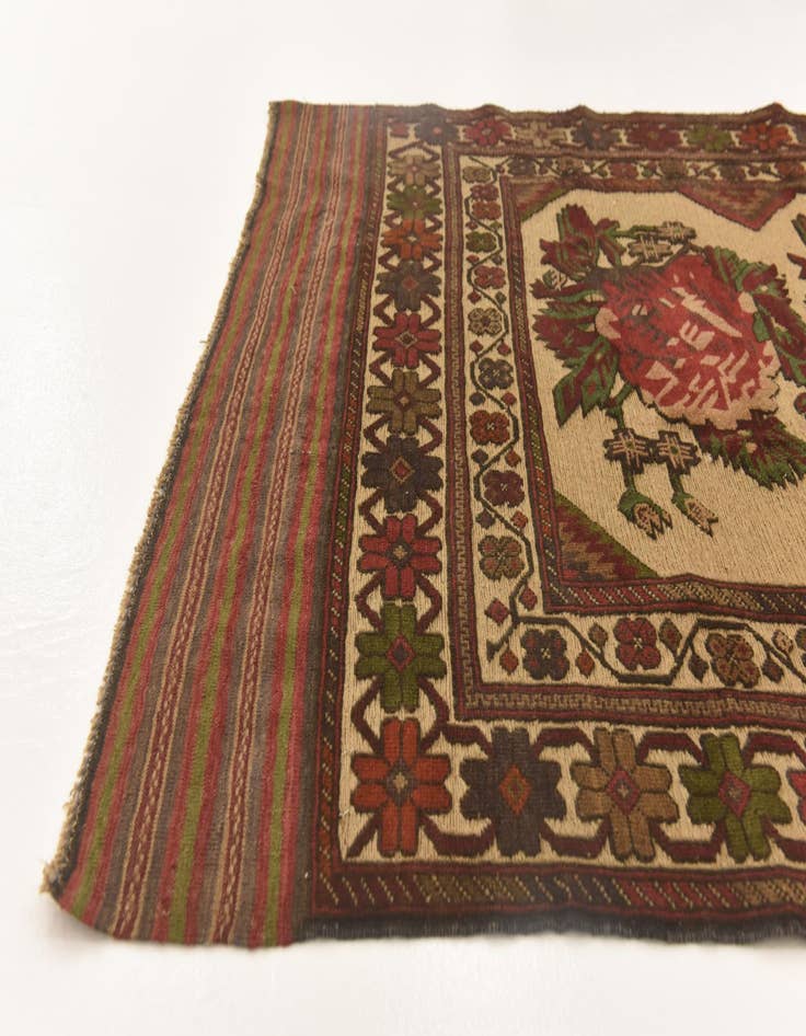 Detail image of 4' 2 x 6'  Hand Knotted Sumak Wool Rug