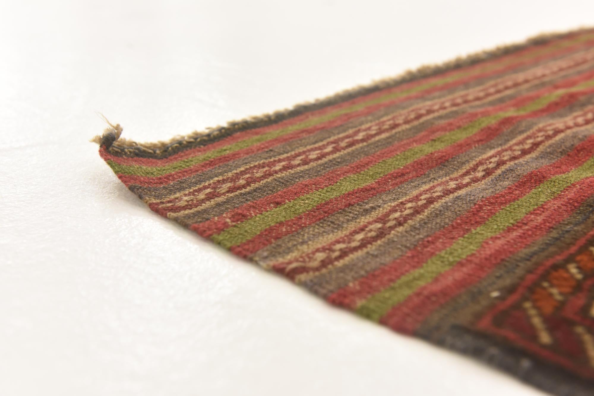 4' 2 x 6' Hand Knotted Sumak Wool Rug