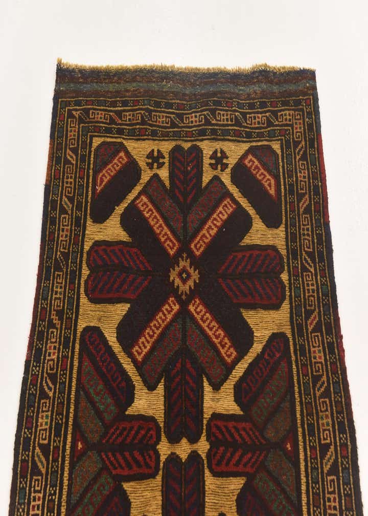 2' 8 x 4' 3 Hand Knotted Sumak Wool Rug
