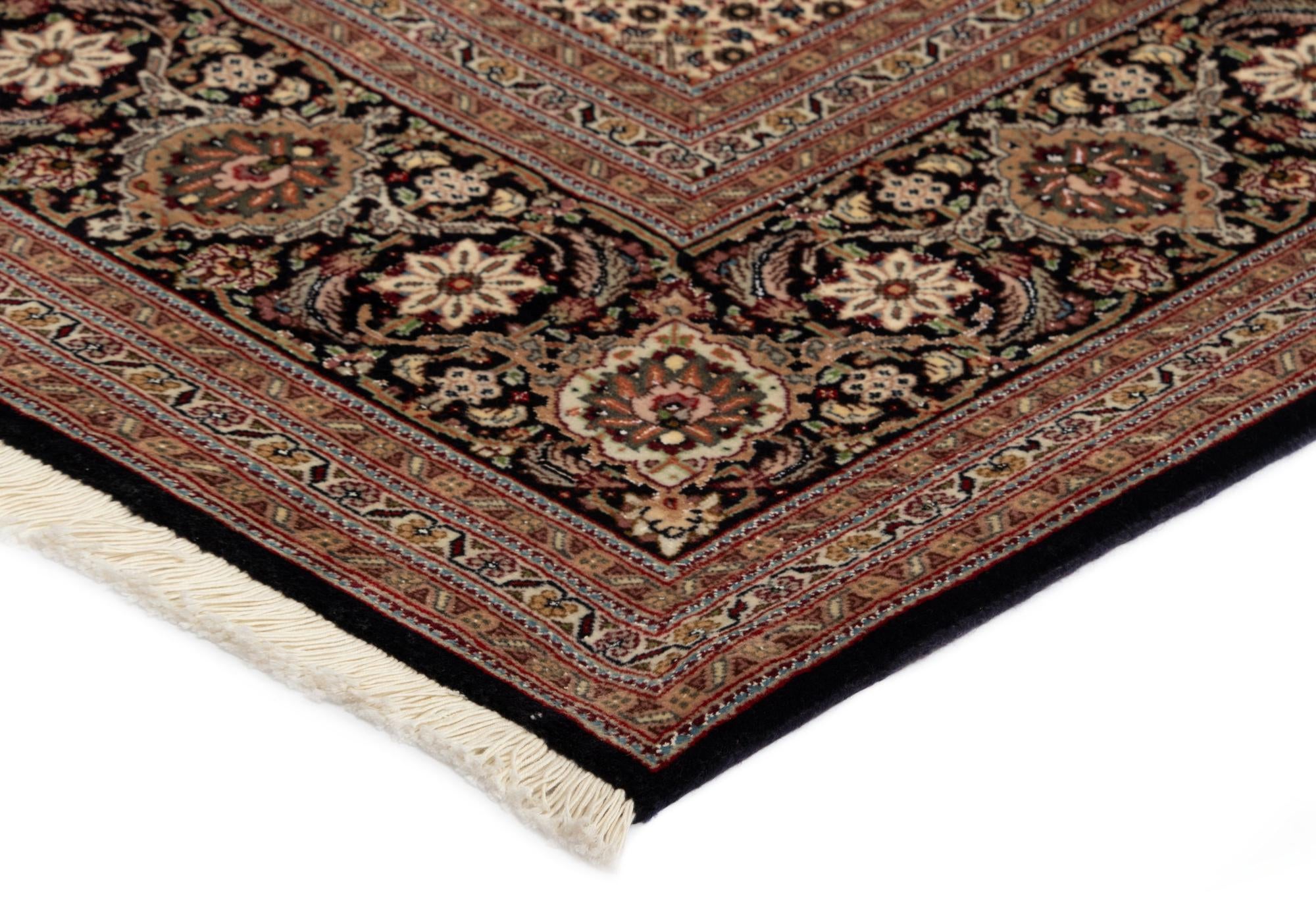 6' 10 x 9' 11 Tabriz Mahi Rug