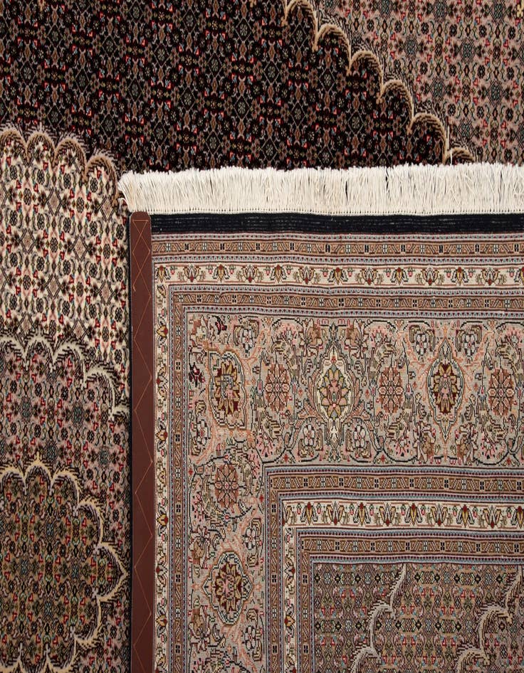 Detail image of 6' 9 x 10' 5 Tabriz Mahi Rug