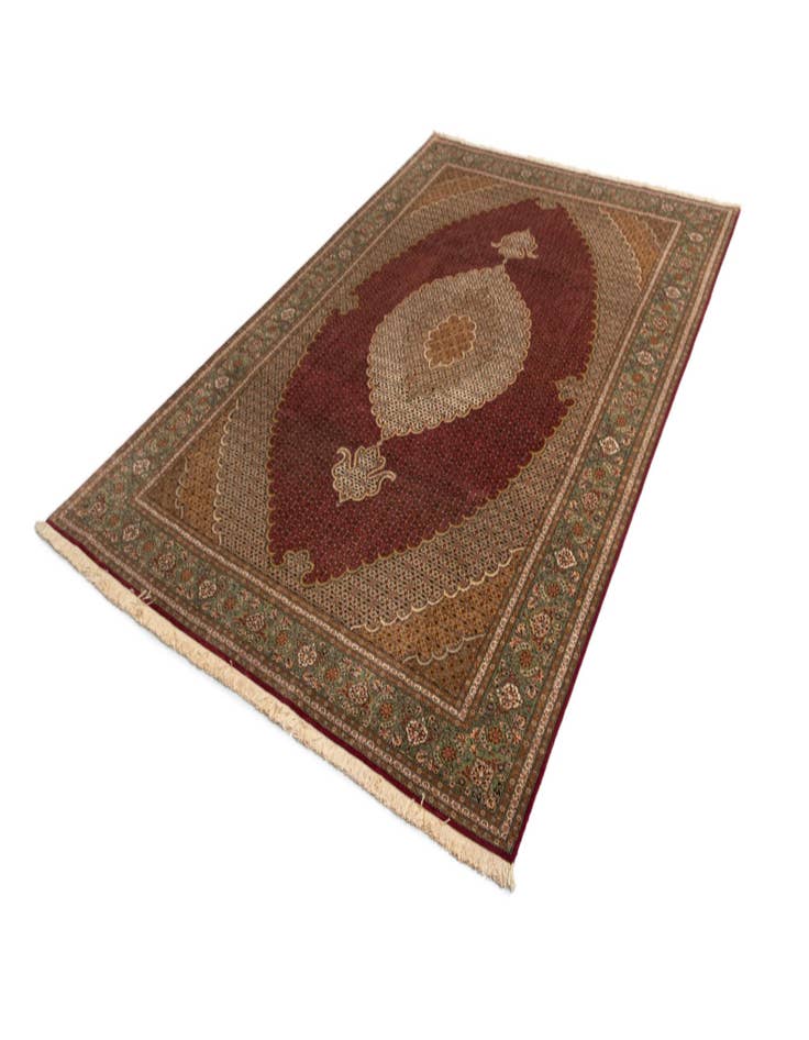 Detail image of 6' 9 x 10' Tabriz Mahi Rug