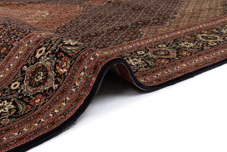 Detail image of 6' 8 x 10' Tabriz Mahi Rug