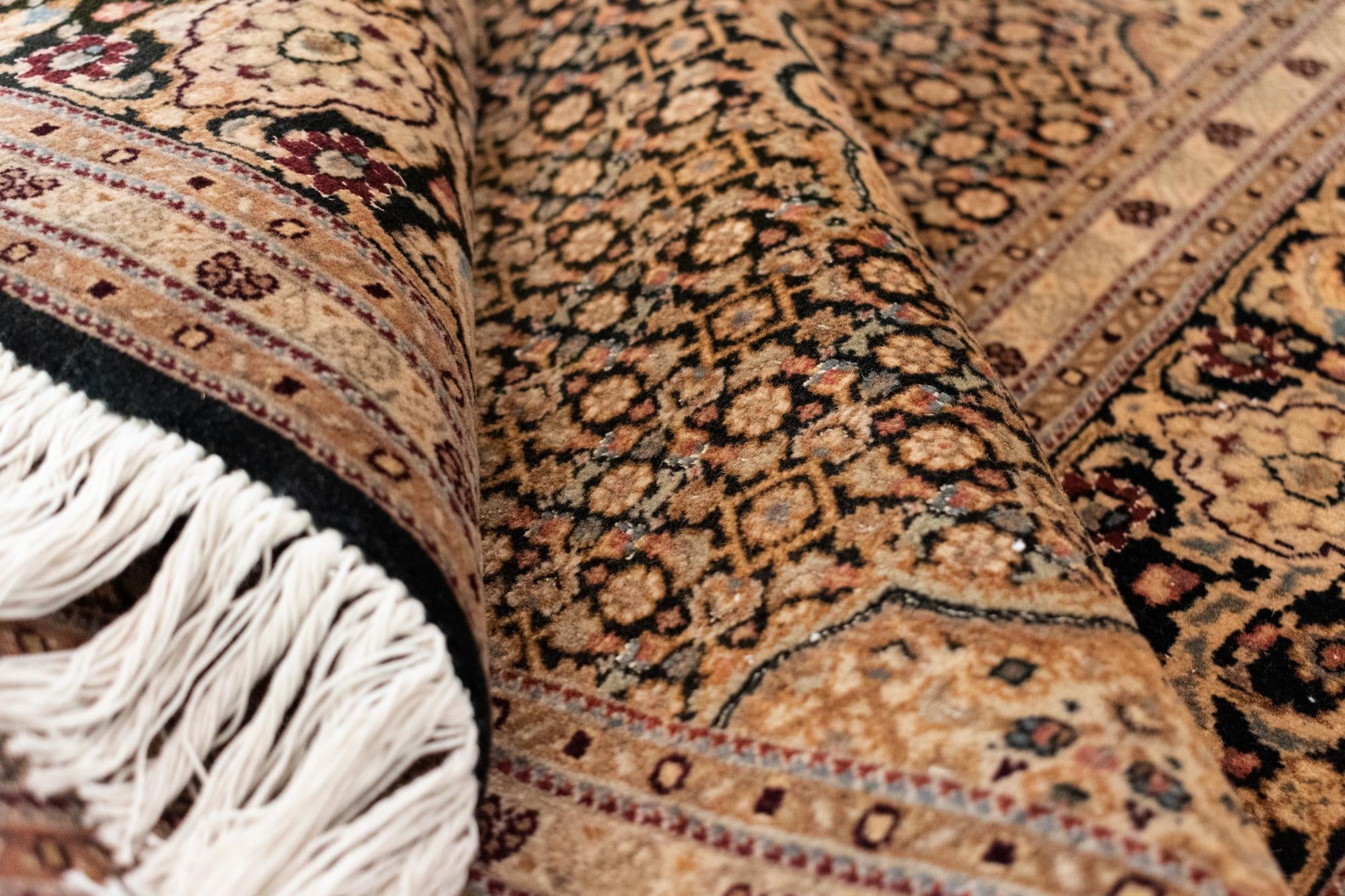 4' 11 x 6' 6 Tabriz Mahi Rug