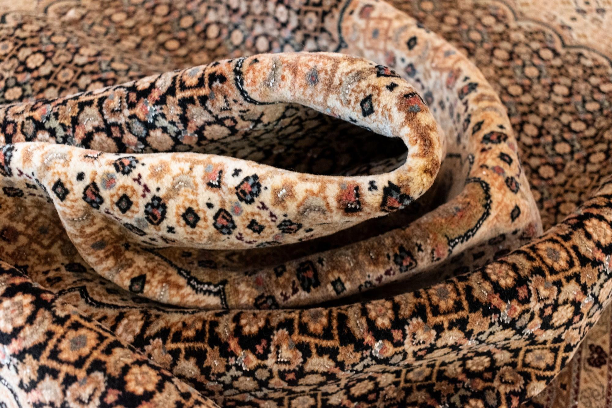 4' 11 x 6' 6 Tabriz Mahi Rug