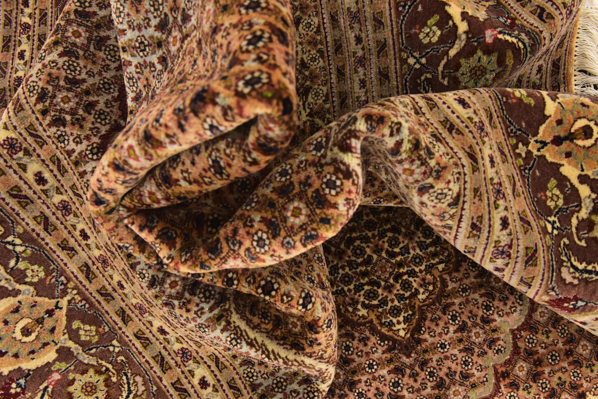 6' 9 x 9' 7 Hand Knotted Tabriz Persian Rug