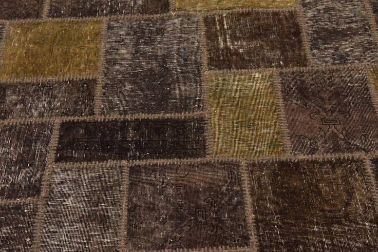 Detail image of 5' x 6' 10 Hand Knotted Ultra Vintage Persian Wool Rug