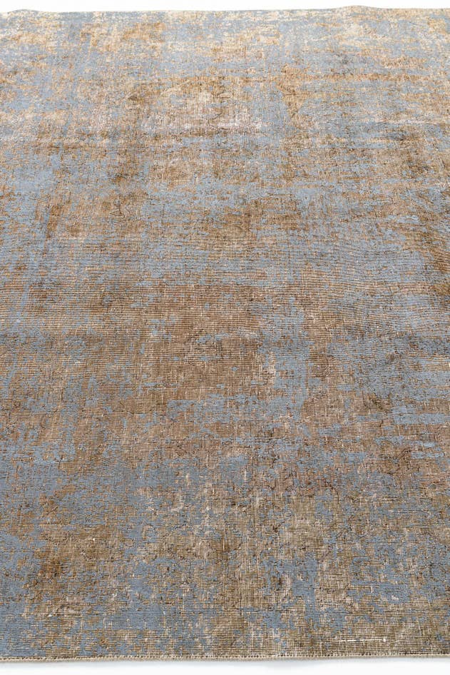 Detail image of 7' x 10' 10 Hand Knotted Ultra Vintage Persian Wool Rug