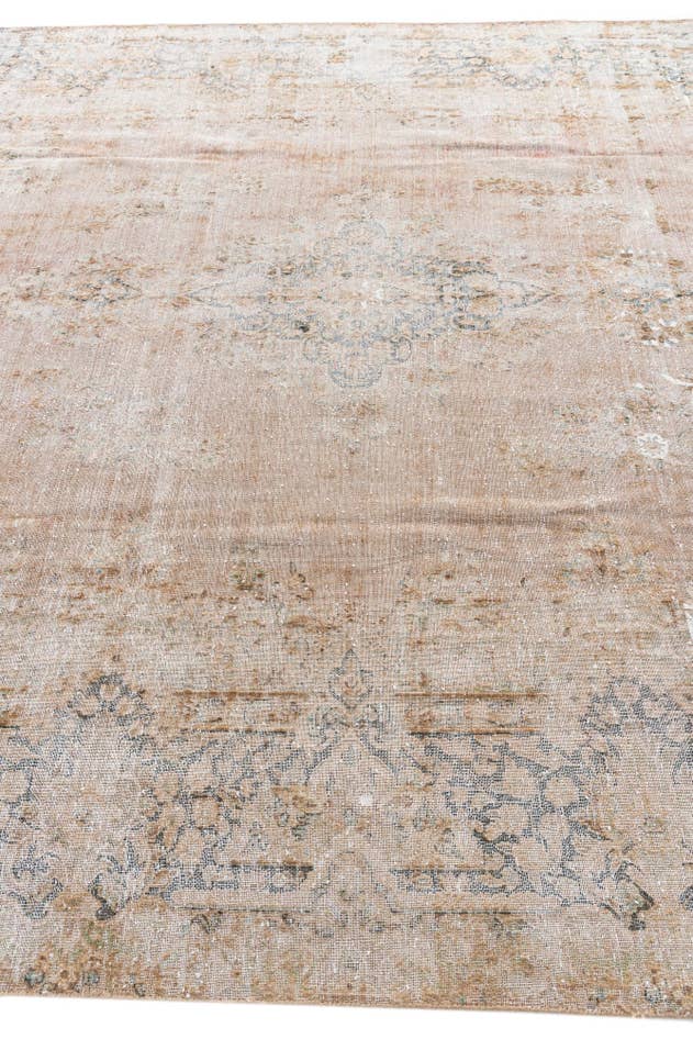 Detail image of 8' 6 x 11' 6 Hand Knotted Ultra Vintage Persian Wool Rug