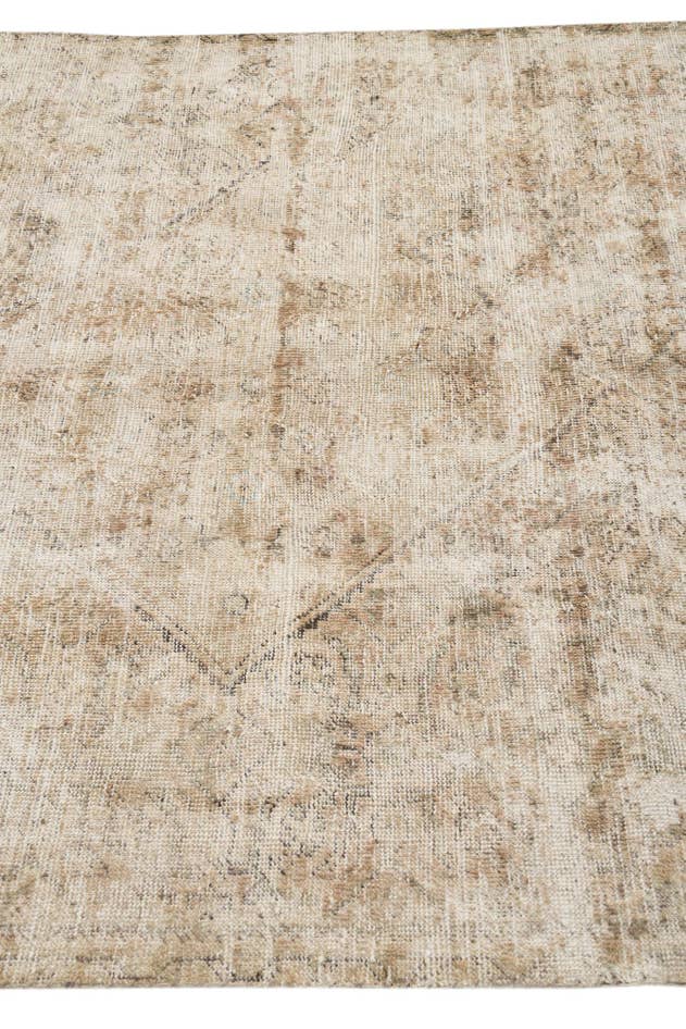 Detail image of 4' 9 x 8' 3 Hand Knotted Ultra Vintage Persian Wool Rug